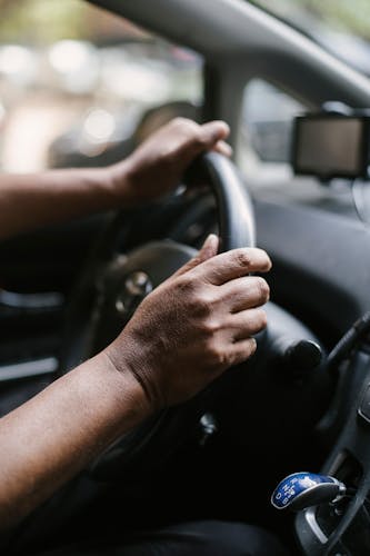 pexels-tim-samuel-5835335